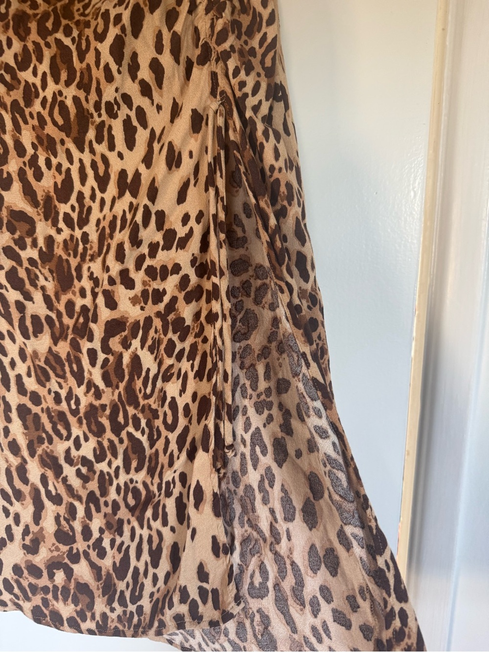 Reformation Women’s Leopard Midi Skirt with Slit - Picture 2 of 7